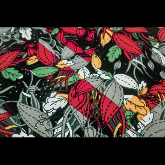 LuLaRoe - Size S Cassie Skirt - Picture 3 of 3